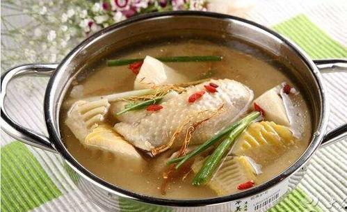 娱乐吃瓜酱鸡汤视频,揭秘娱乐圈背后的温馨故事