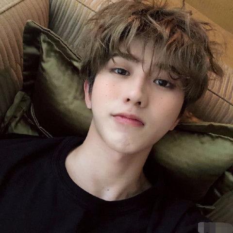 娱乐吃瓜鸭蔡徐坤,娱乐吃瓜界的“鸭王”崛起之路