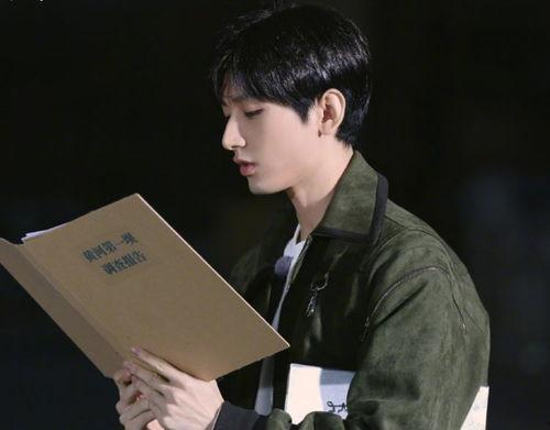 成毅娱乐吃瓜爆料视频,揭秘明星幕后故事