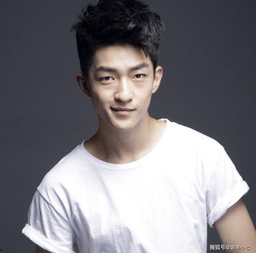 娱乐吃瓜男主角,揭秘吃瓜男主角背后的故事