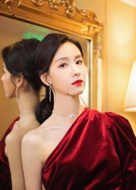 娱乐吃瓜女星牺牲,揭秘吃瓜女星背后的辛酸历程